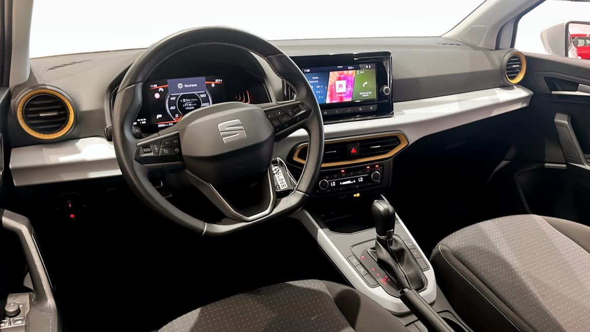 Vehicle Image 10