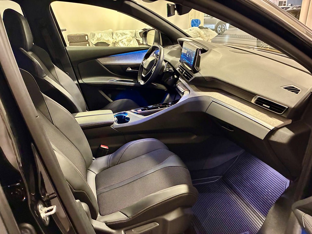 Vehicle Image 15