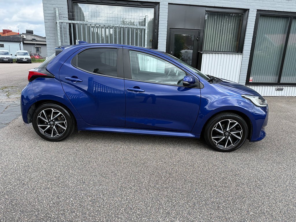 Vehicle Image 10