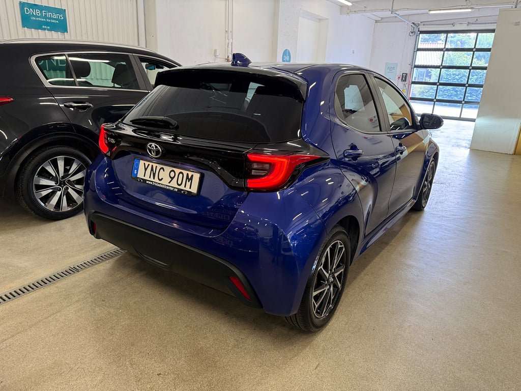 Vehicle Image 15
