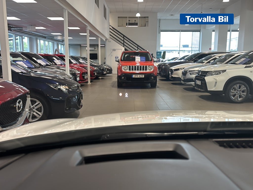 Vehicle Image 16