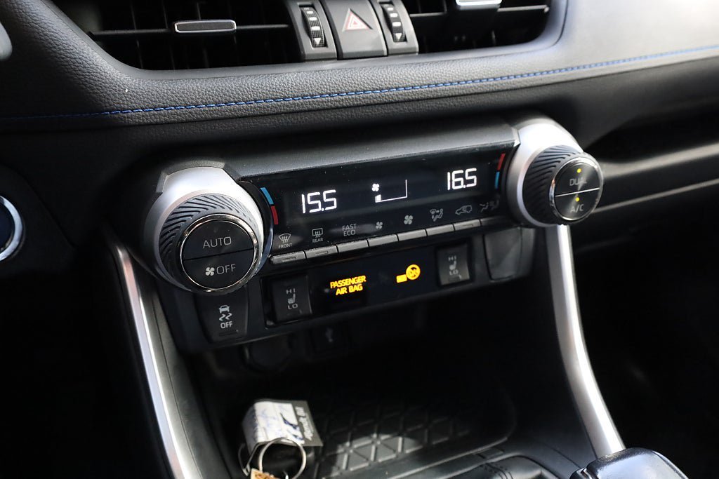 Vehicle Image 23
