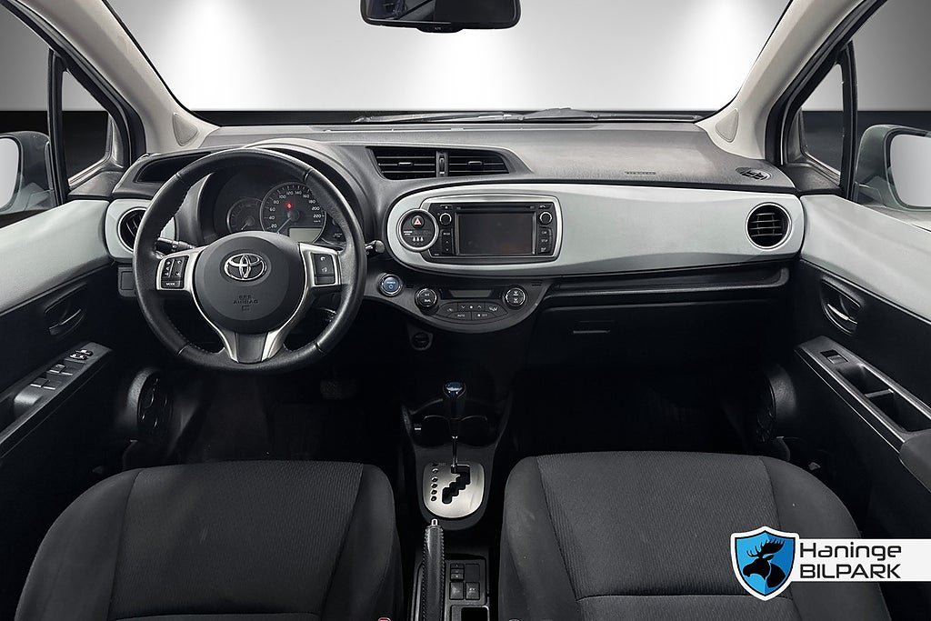 Vehicle Image 11