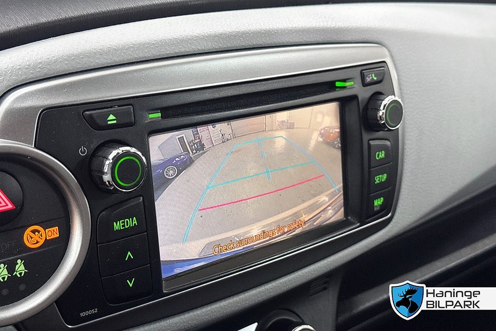 Vehicle Image 16