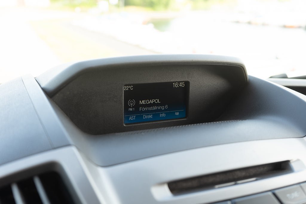 Vehicle Image 25