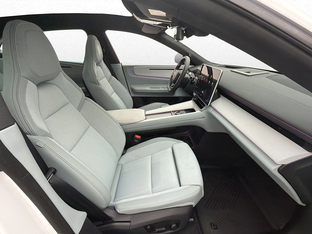 Vehicle Image 33