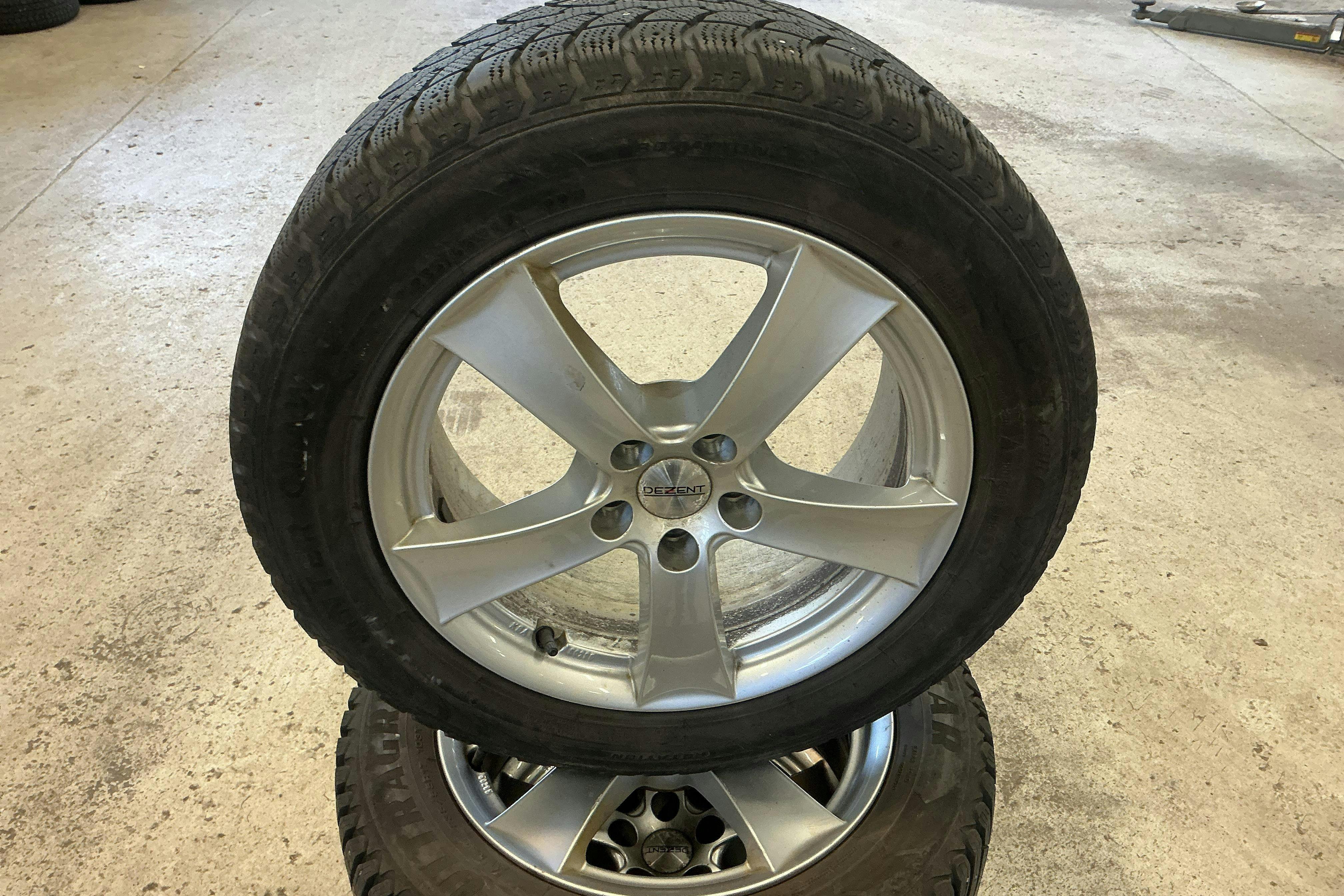 Vehicle Image 13