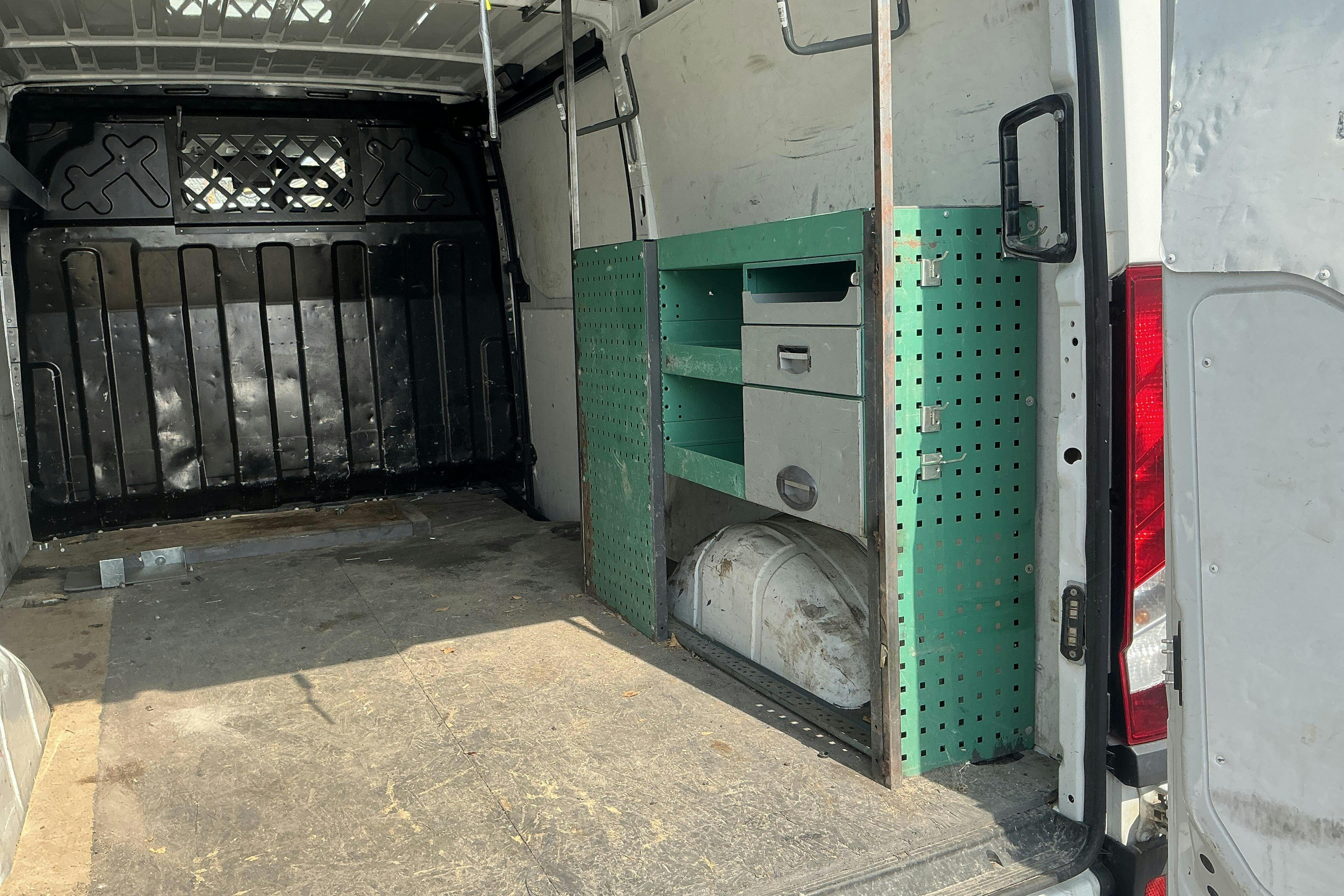 Vehicle Image 12