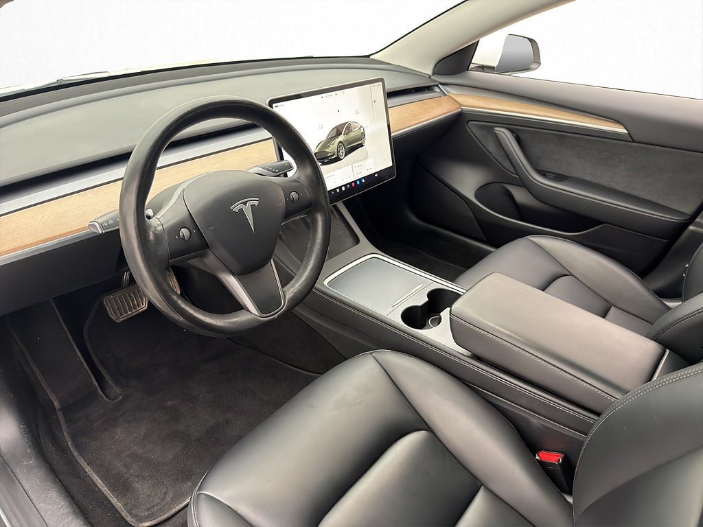Vehicle Image 9