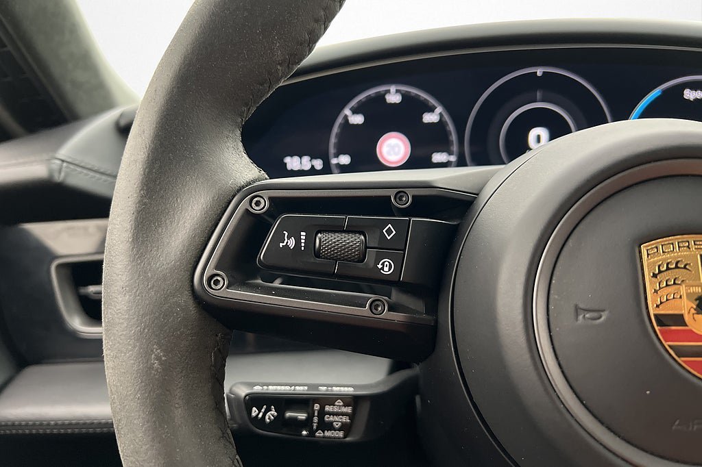 Vehicle Image 32