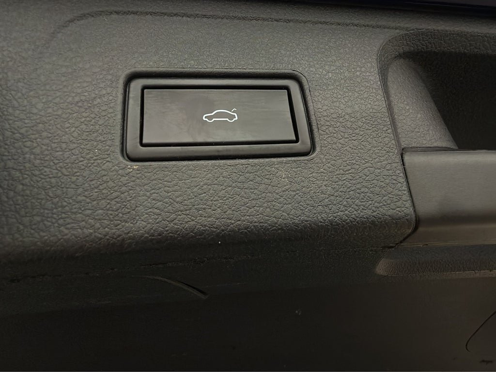 Vehicle Image 29