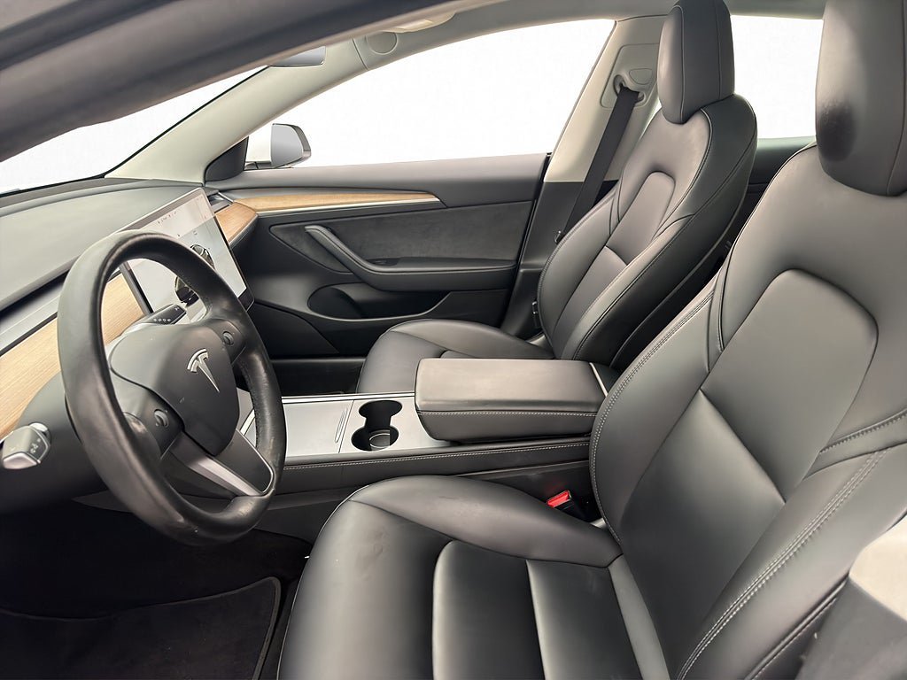 Vehicle Image 23