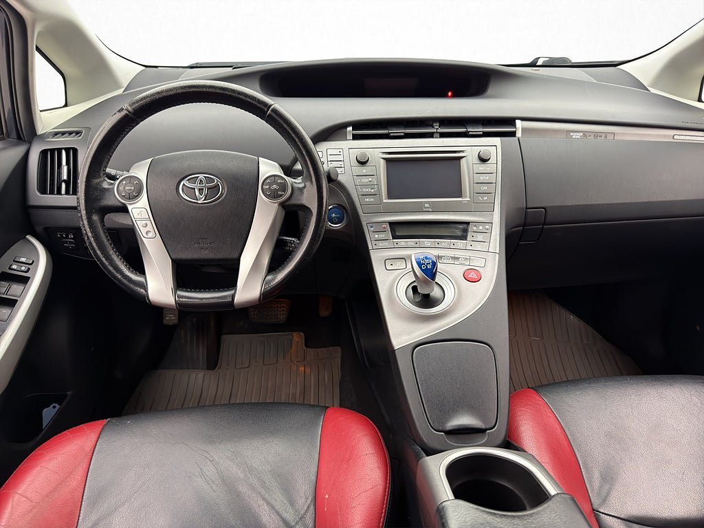 Vehicle Image 12