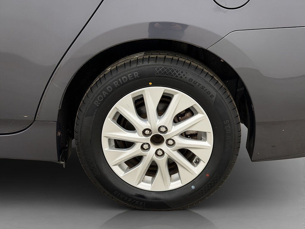 Vehicle Image 30
