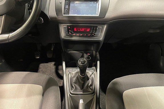 Vehicle Image 12