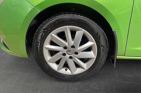 Vehicle Image 16
