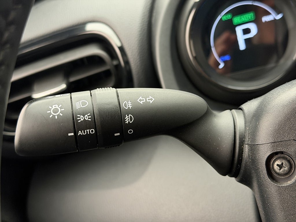 Vehicle Image 32