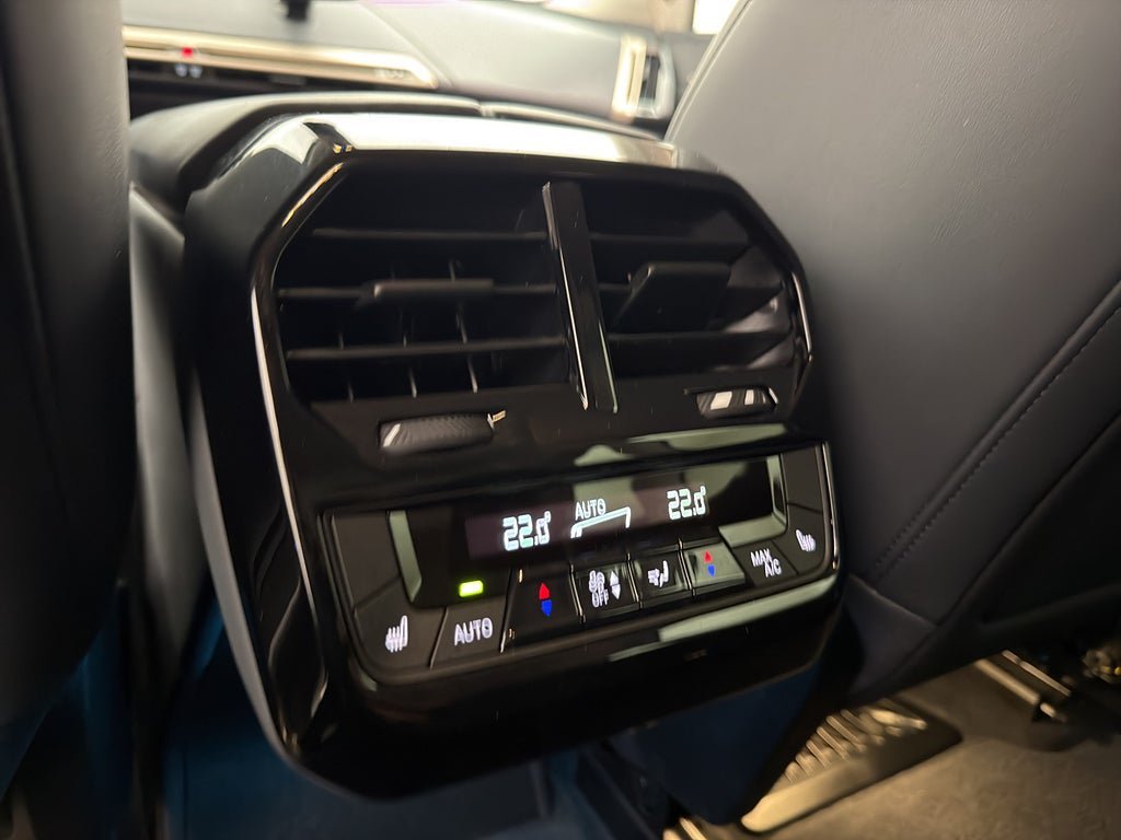 Vehicle Image 28