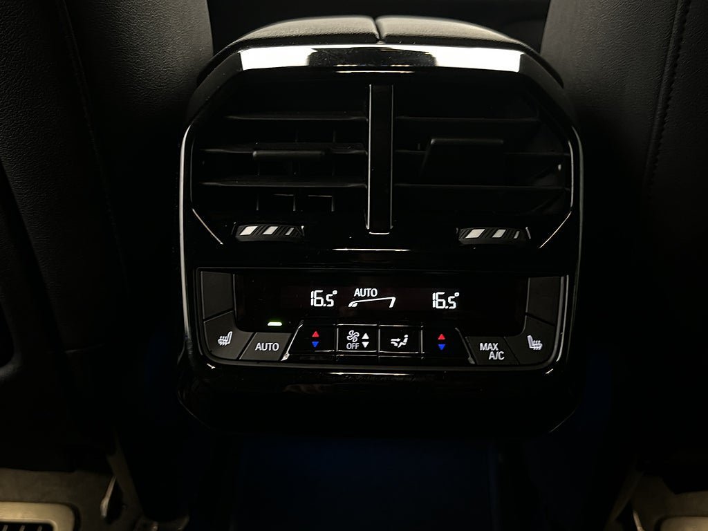 Vehicle Image 34