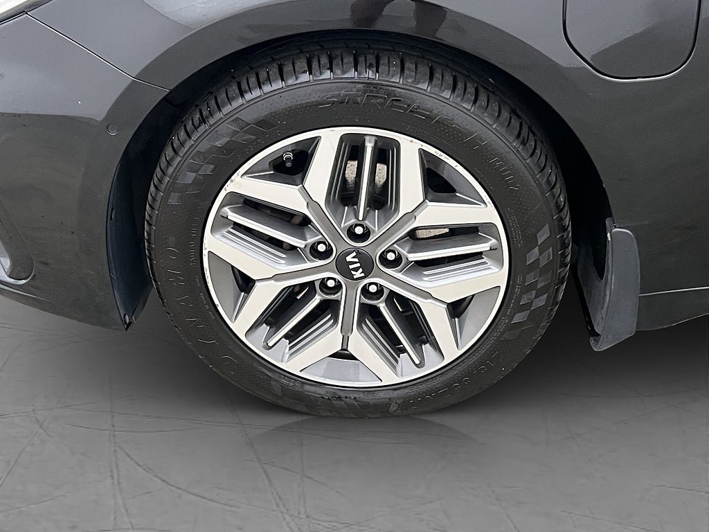 Vehicle Image 30