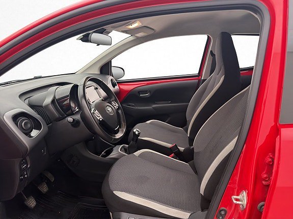 Vehicle Image 10