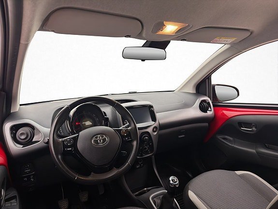 Vehicle Image 11
