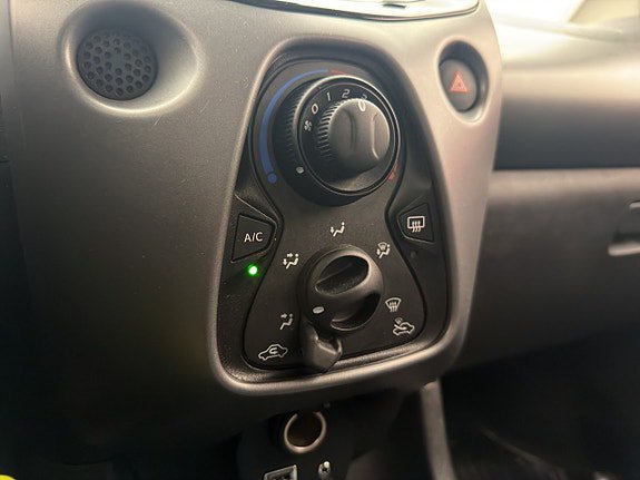 Vehicle Image 17