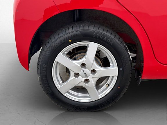 Vehicle Image 23