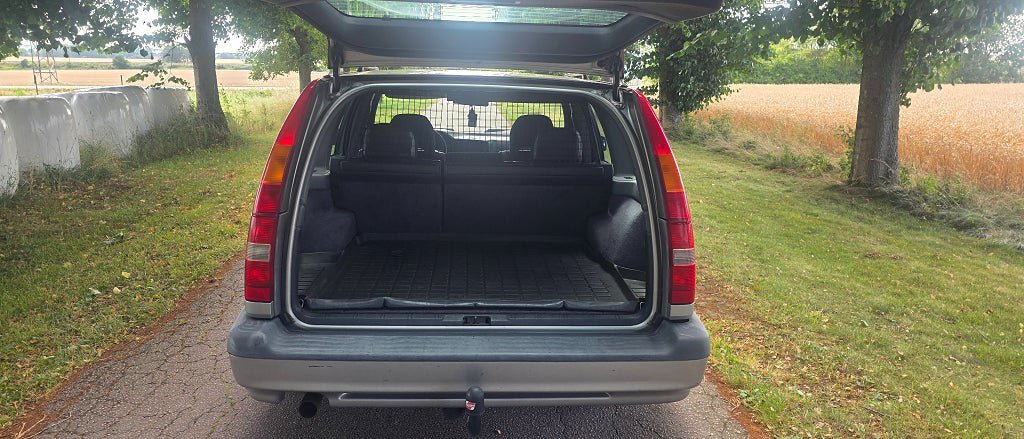 Vehicle Image 17