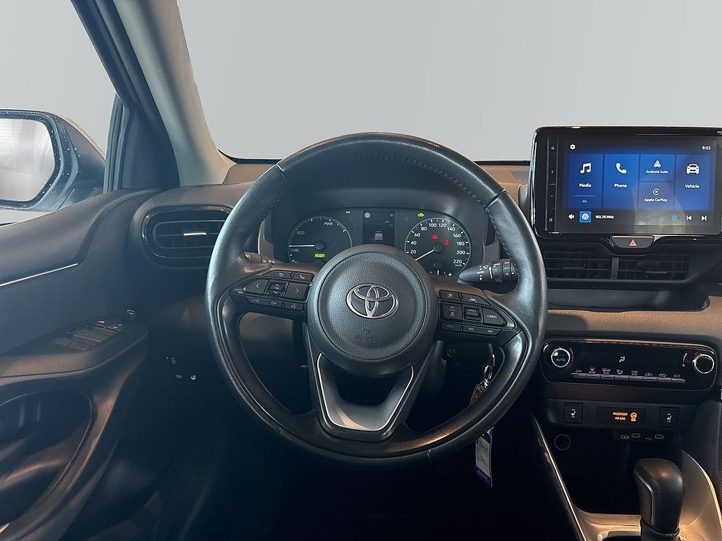Vehicle Image 9
