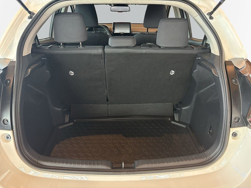 Vehicle Image 10