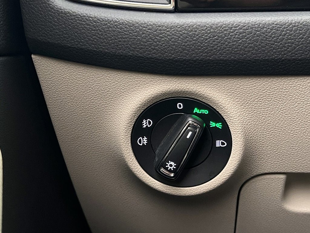 Vehicle Image 28