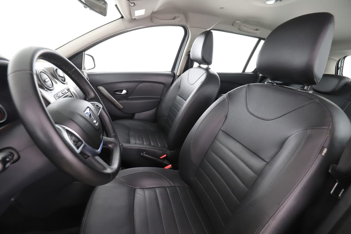 Vehicle Image 21