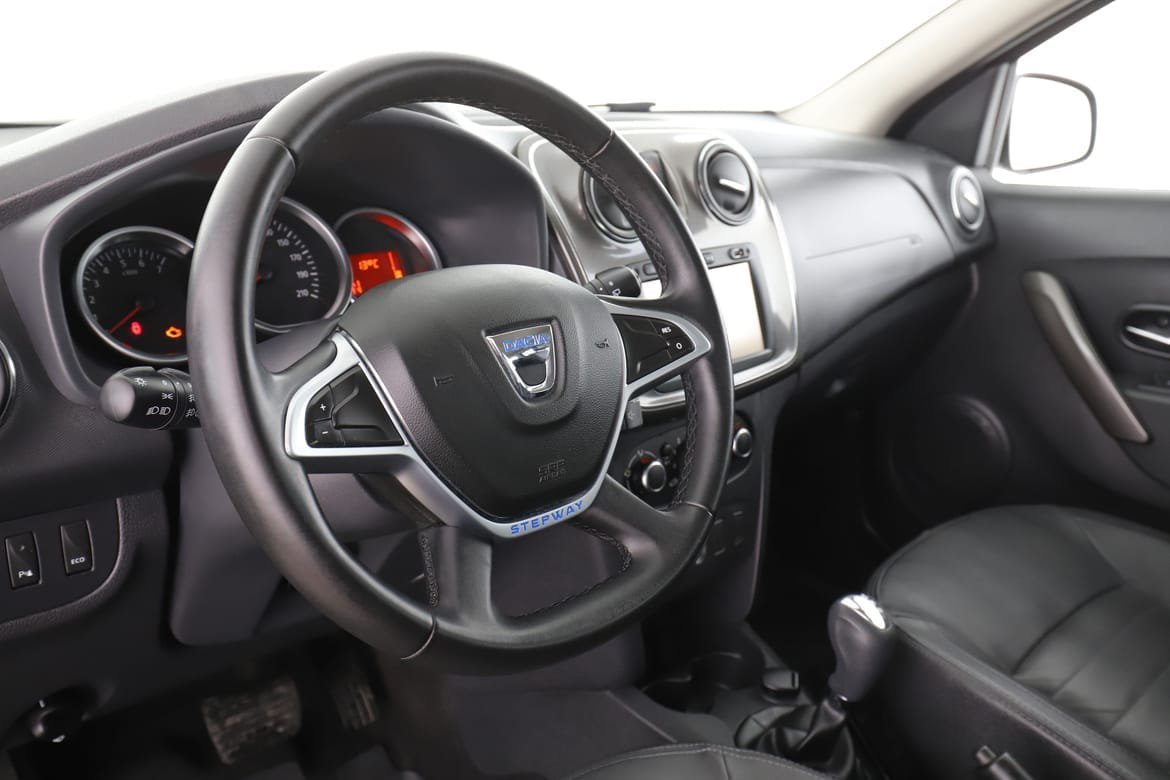 Vehicle Image 22