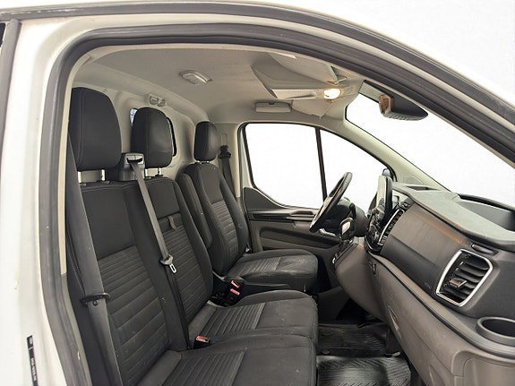 Vehicle Image 32
