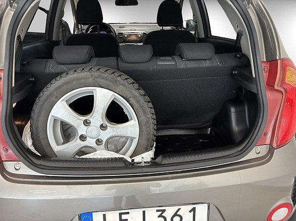 Vehicle Image 11