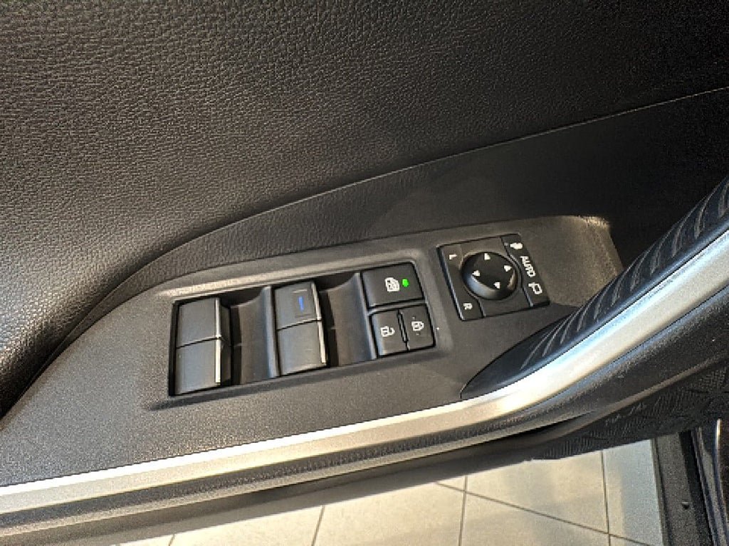 Vehicle Image 19