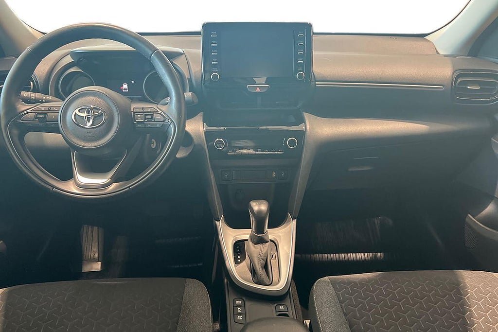 Vehicle Image 10