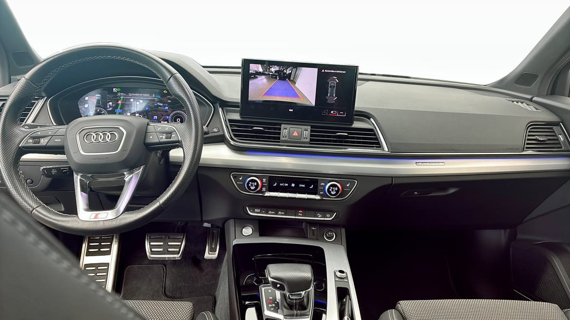 Vehicle Image 11