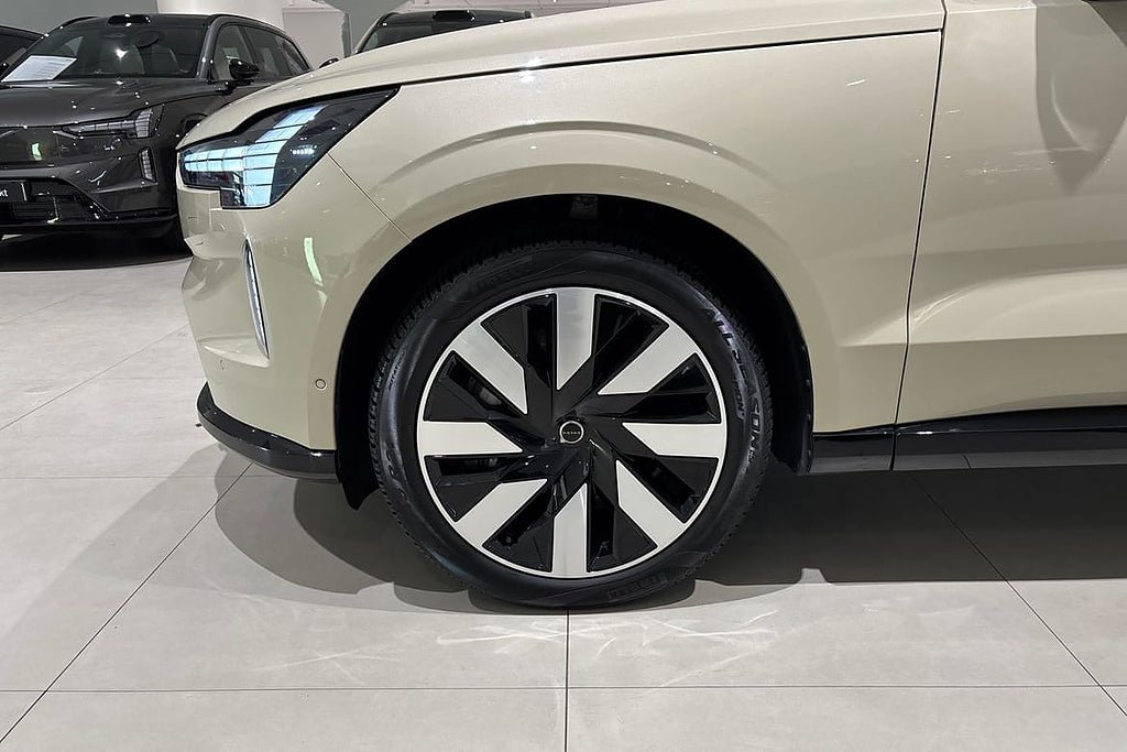 Vehicle Image 17