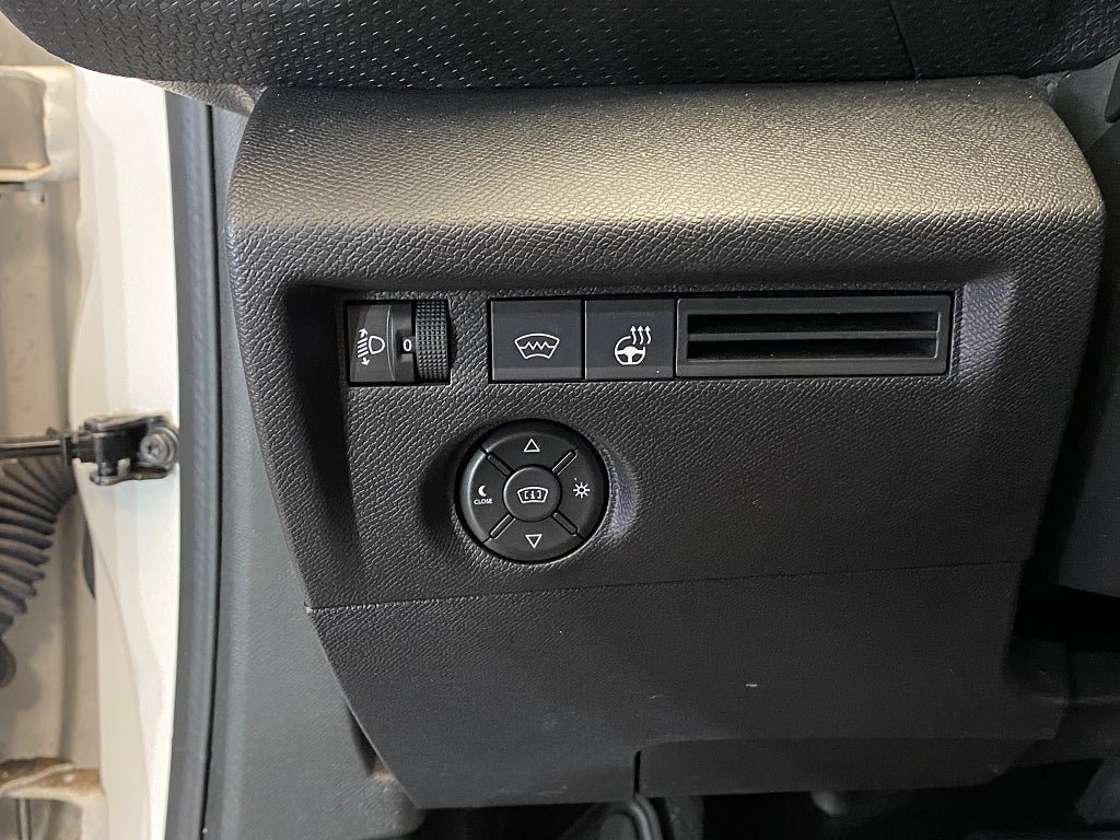 Vehicle Image 61