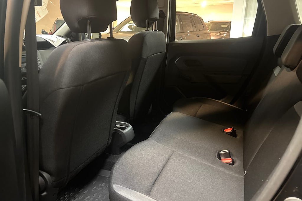 Vehicle Image 12