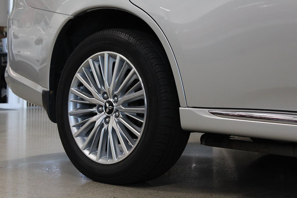 Vehicle Image 12