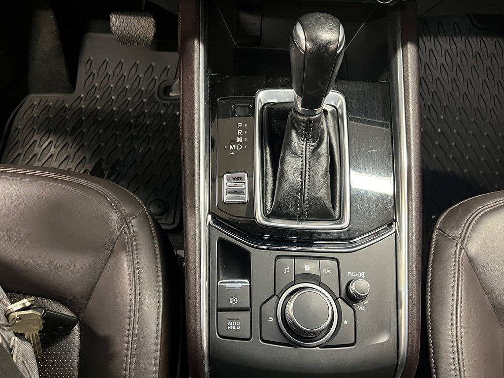Vehicle Image 23