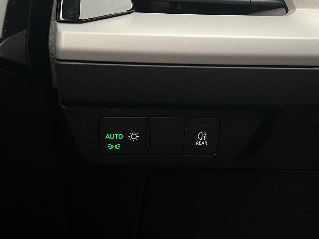 Vehicle Image 28