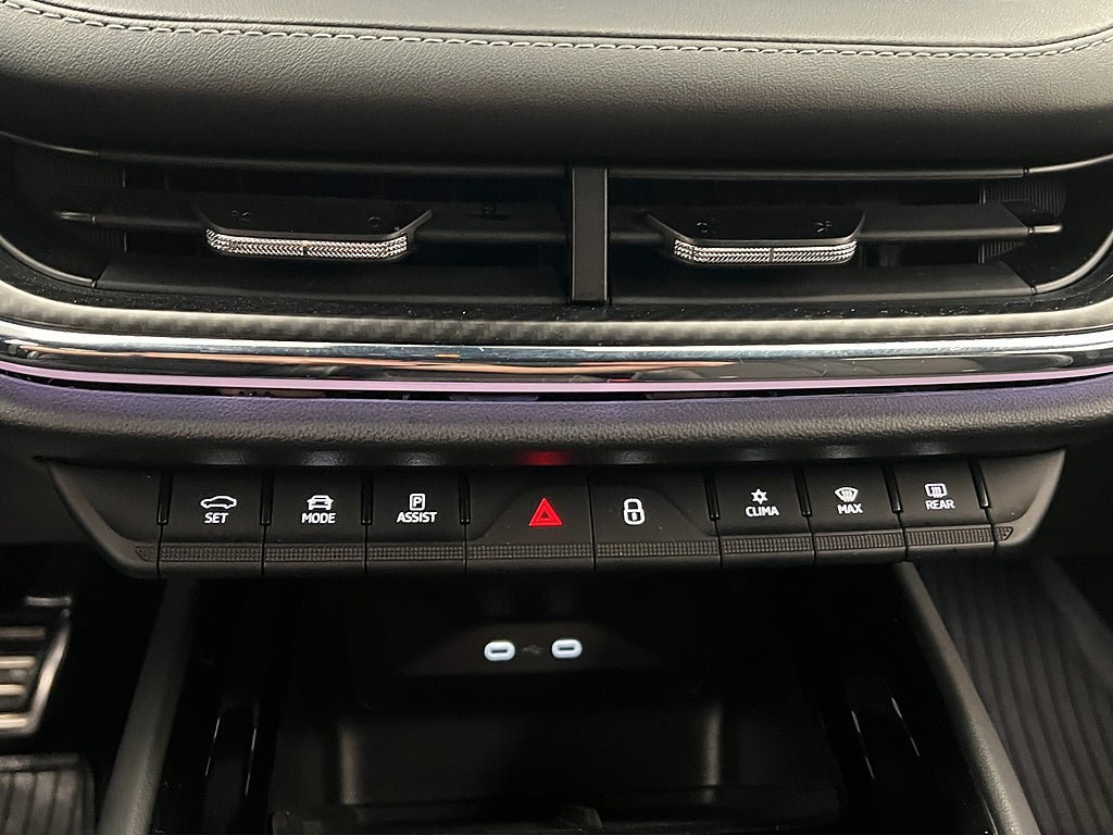 Vehicle Image 26