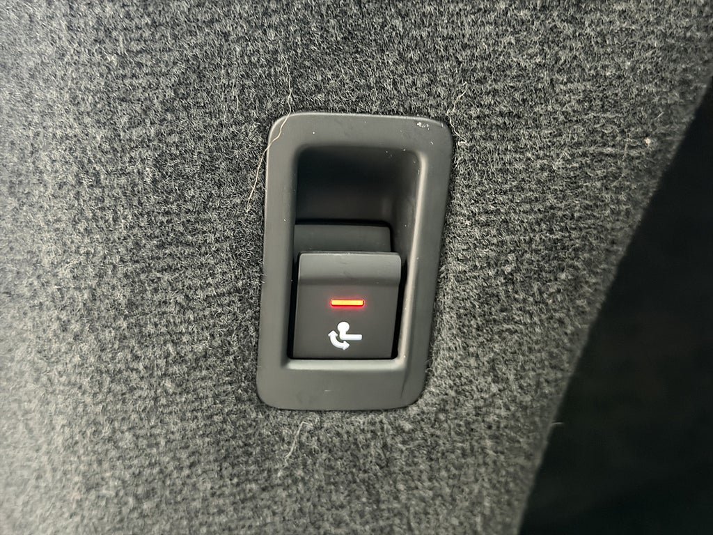 Vehicle Image 28