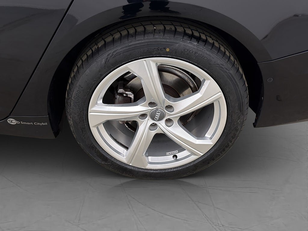 Vehicle Image 30