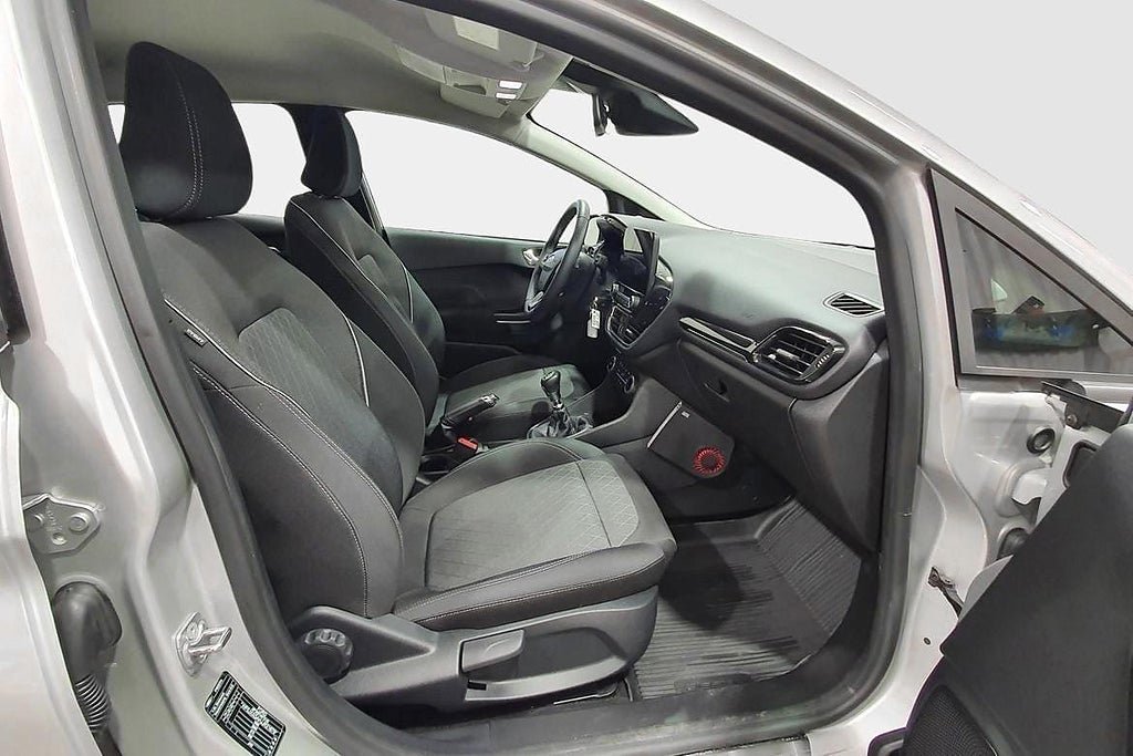 Vehicle Image 17