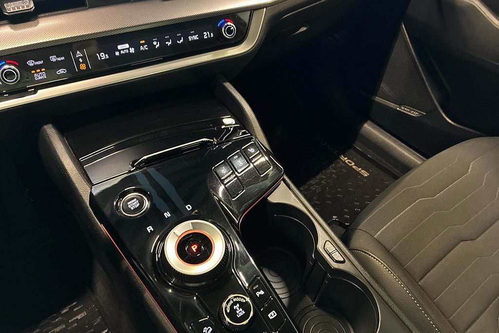 Vehicle Image 14
